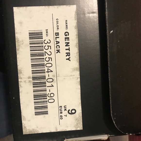 Knee High strappy Heeled boots - Picture 2 of 4